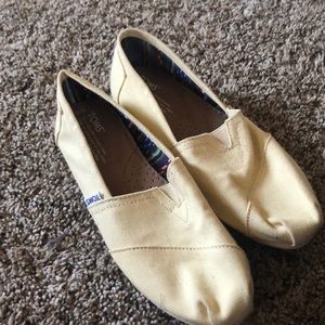 Cream TOMS!!! BARLEY WORN!!!